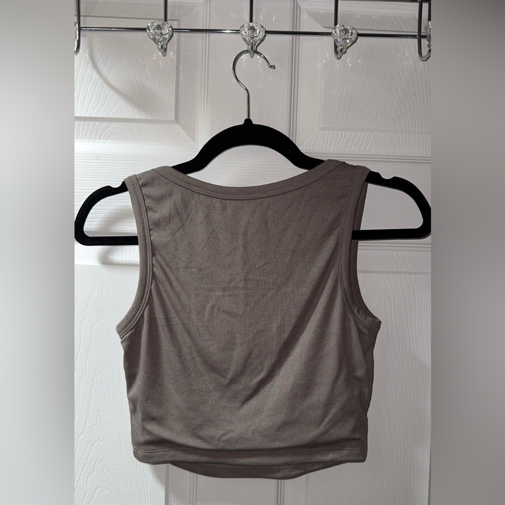 White Fox Boutique Power Women’s Cropped Tank - Picture 2 of 3